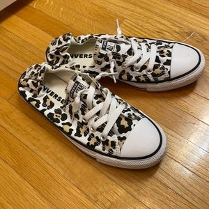 CONVERSE SIZE 8 LEOPARD SLIP ONS